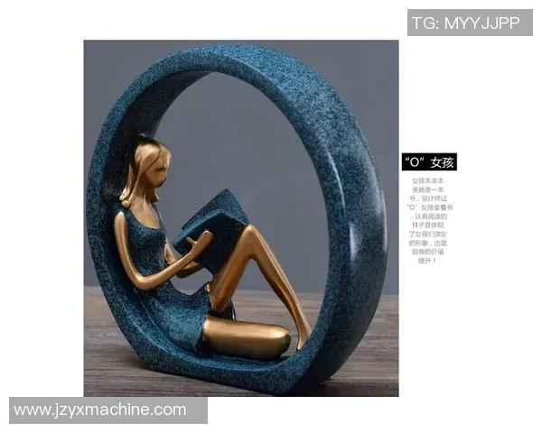 足球明星书桌摆件推荐让你的办公环境充满运动气息与个性魅力