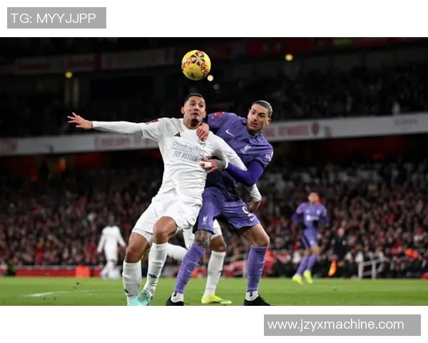 哈德斯菲尔德与林肯城的精彩对决展现英格兰足球魅力与激情