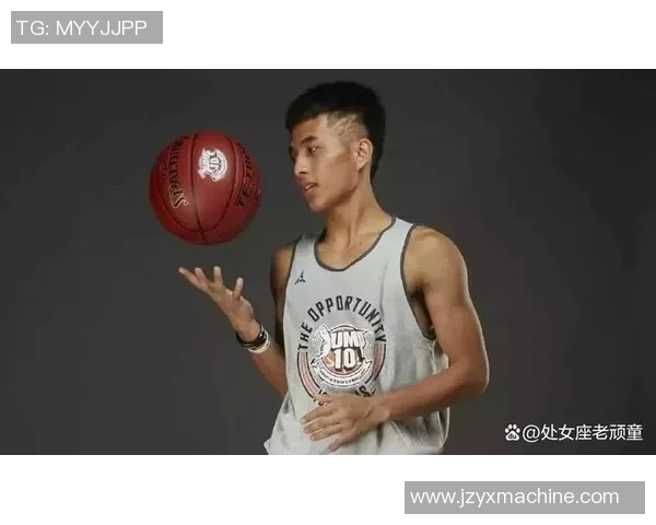 篮球明星在赛场上展现魅力男生打篮球是否更显帅气与自信